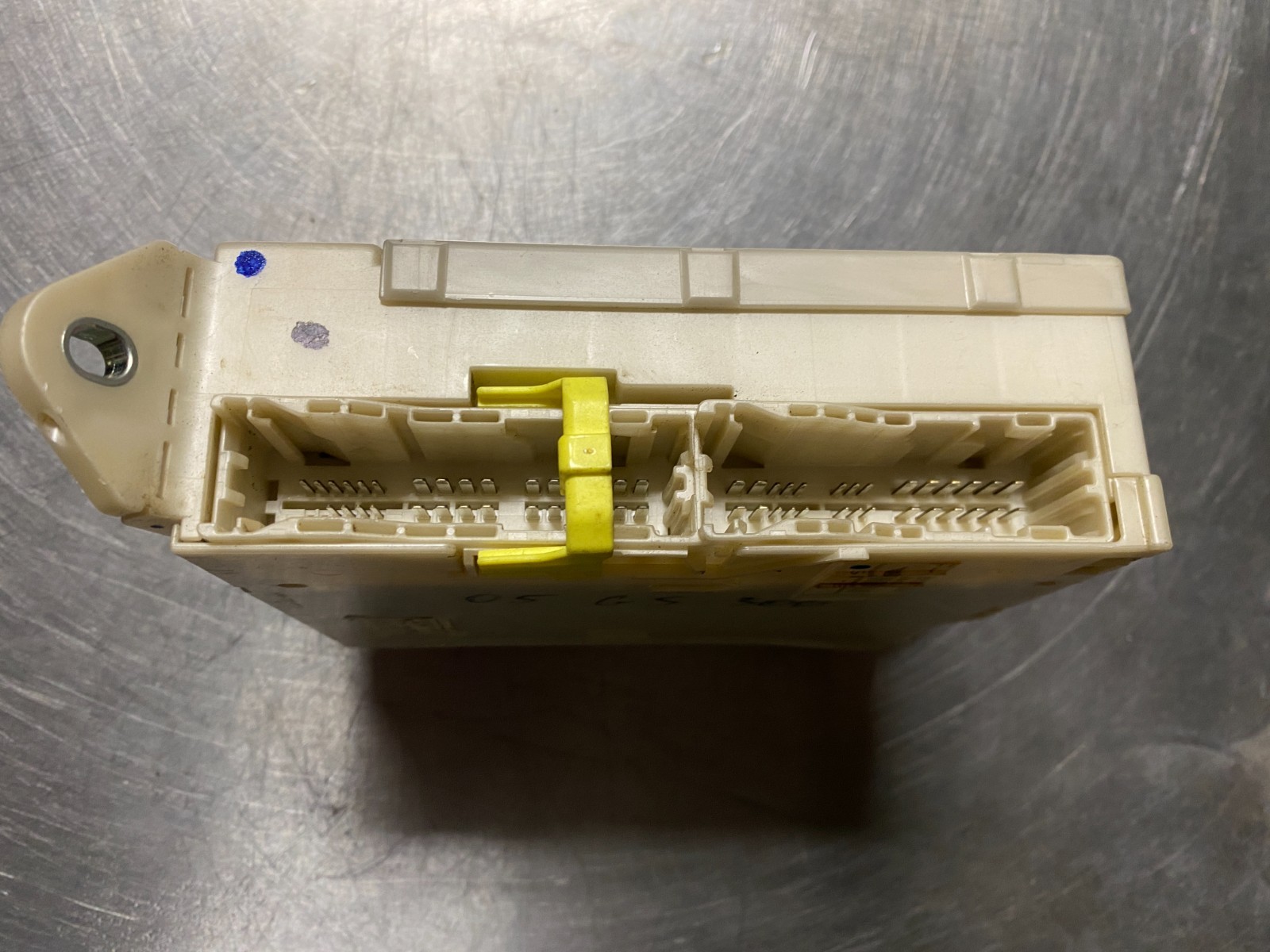 2005 Lexus GS300 Fuse Relay Junction Box 82730-30292