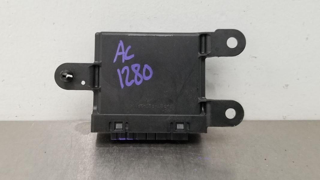17 DODGE RAM 1500 FRONT AND REAR DRIVER PARK ASSIST CONTROL MODULE 68141530AJ