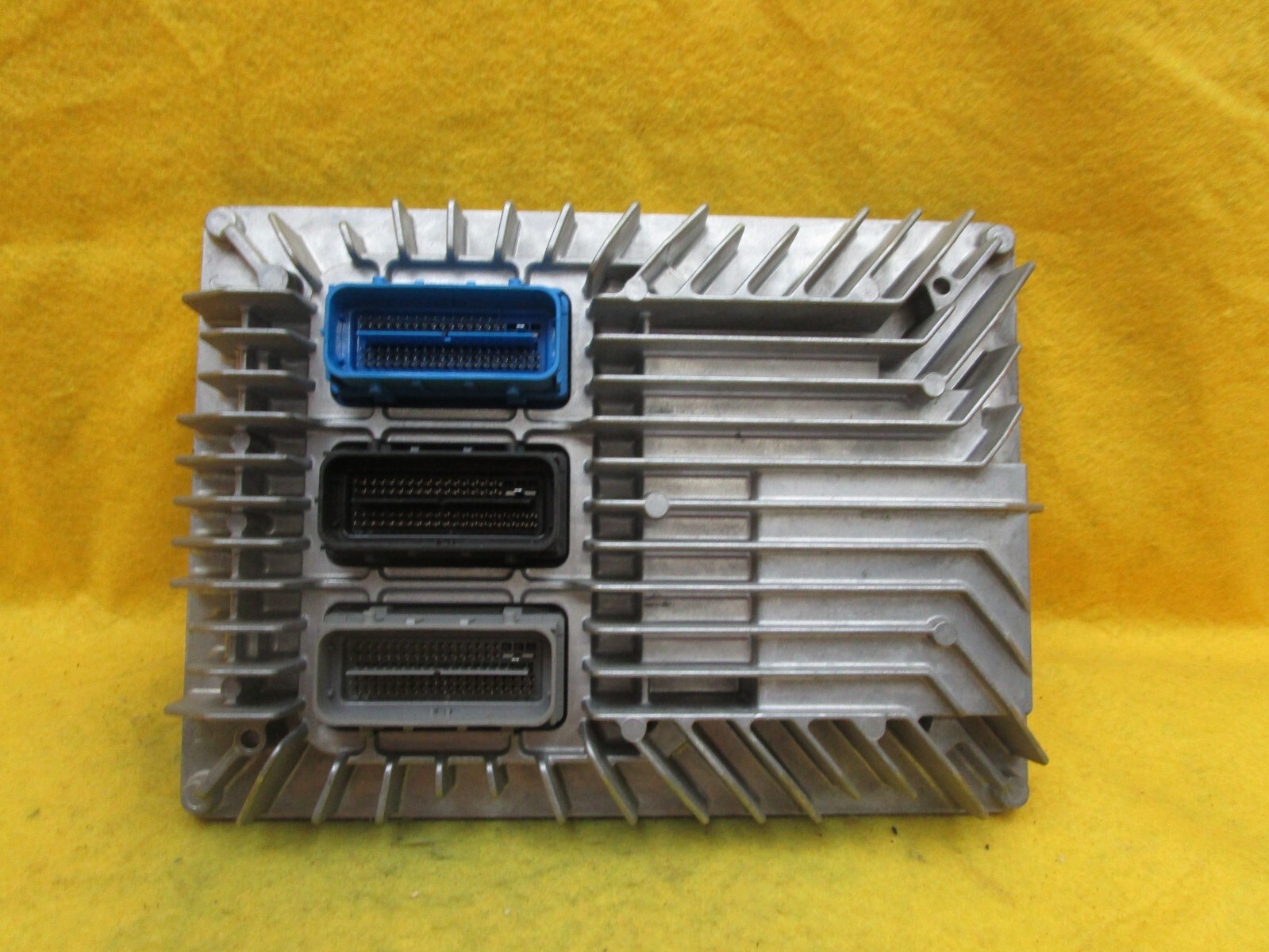 2013 – 2019 General Motors Engine Computer Control Module ECM PN 12653998