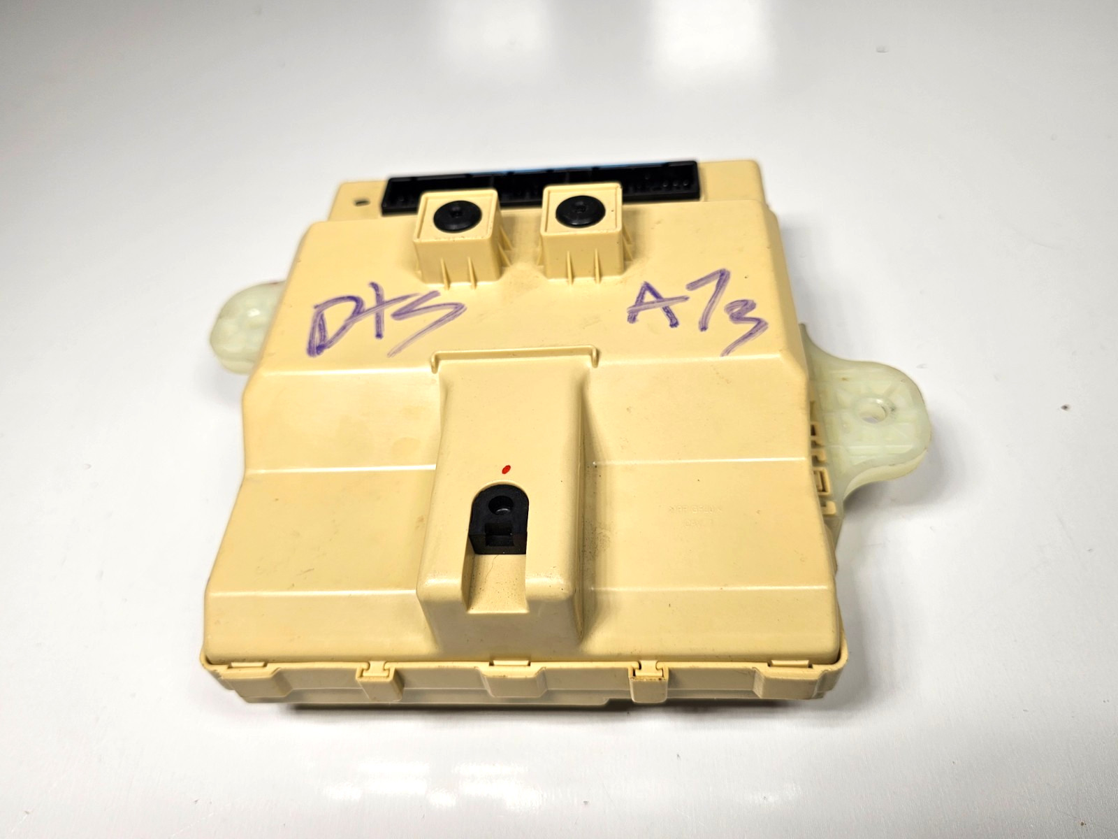 2013-2015 Kia Sorento Interior Fuse Box Body Control BCM 954001U250
