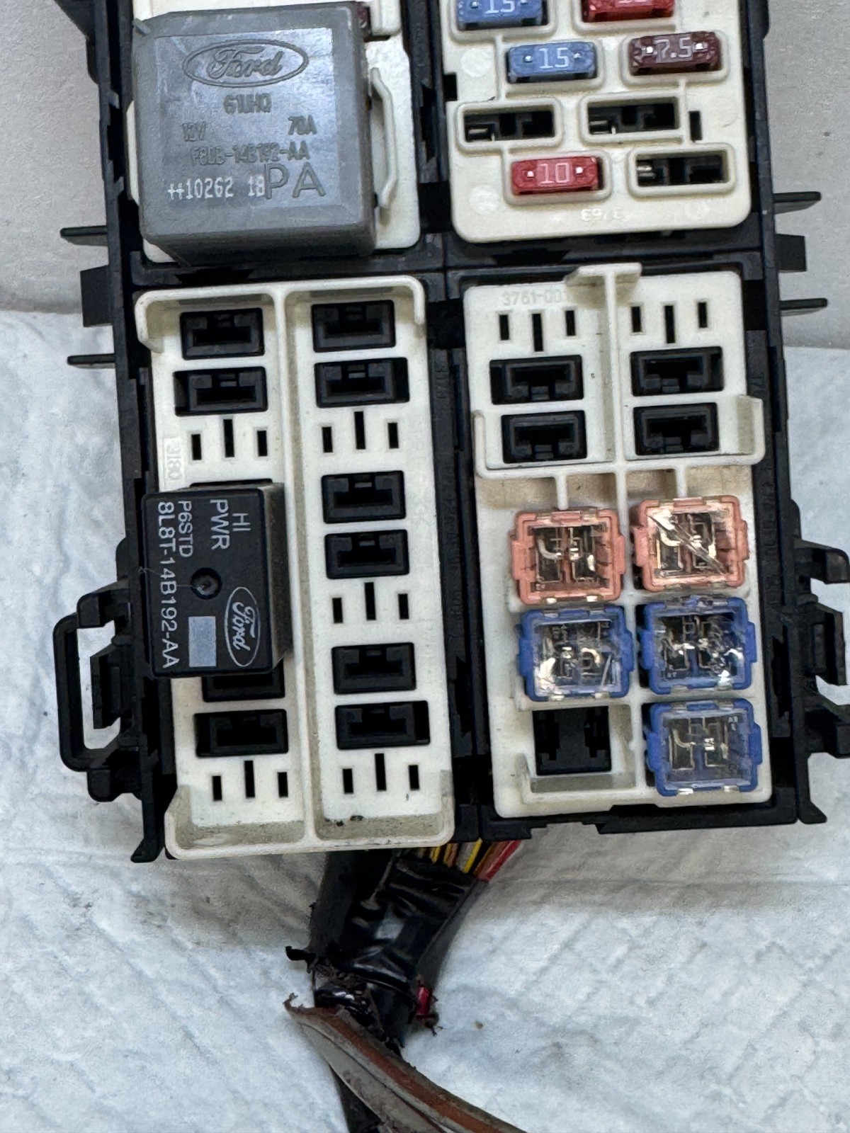 2011-14 FORD FIESTA FRONT INTERIOR CABIN FUSE RELAY JUNCTION BOX BLOCK OEM