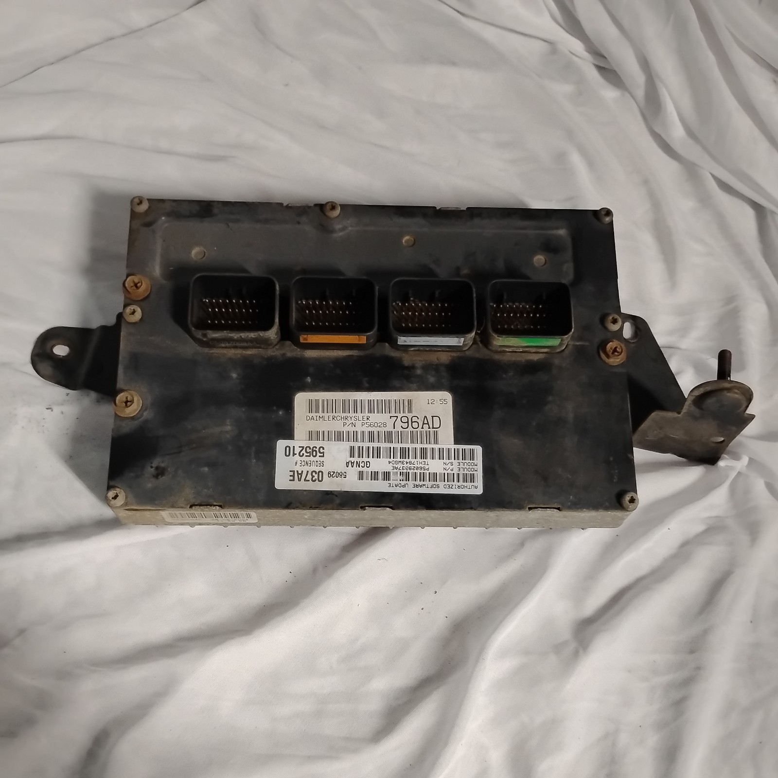 P56029037AE Dodge Dakota 2005 4.7L V8 Engine Control Unit ECU Module P56028