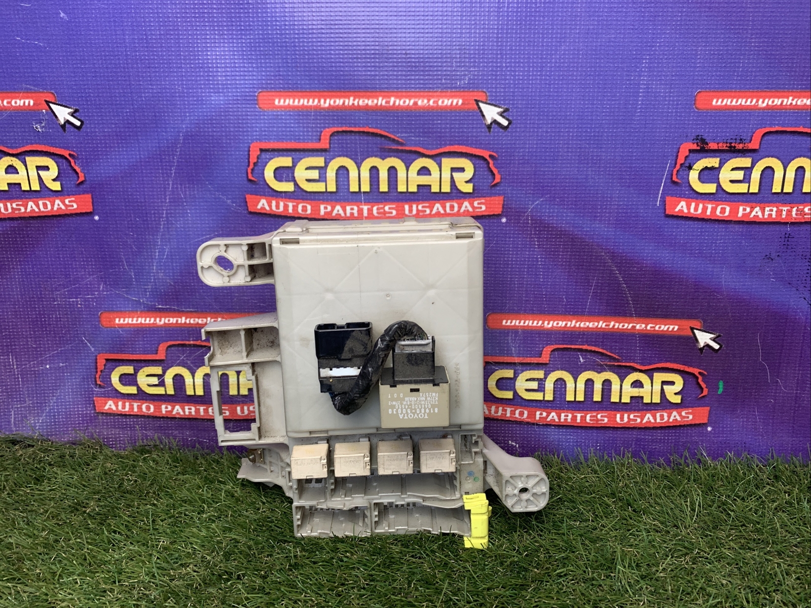 03-05 Toyota 4Runner Dash Panel Junction Control Fuse Box Flasher 09142K25