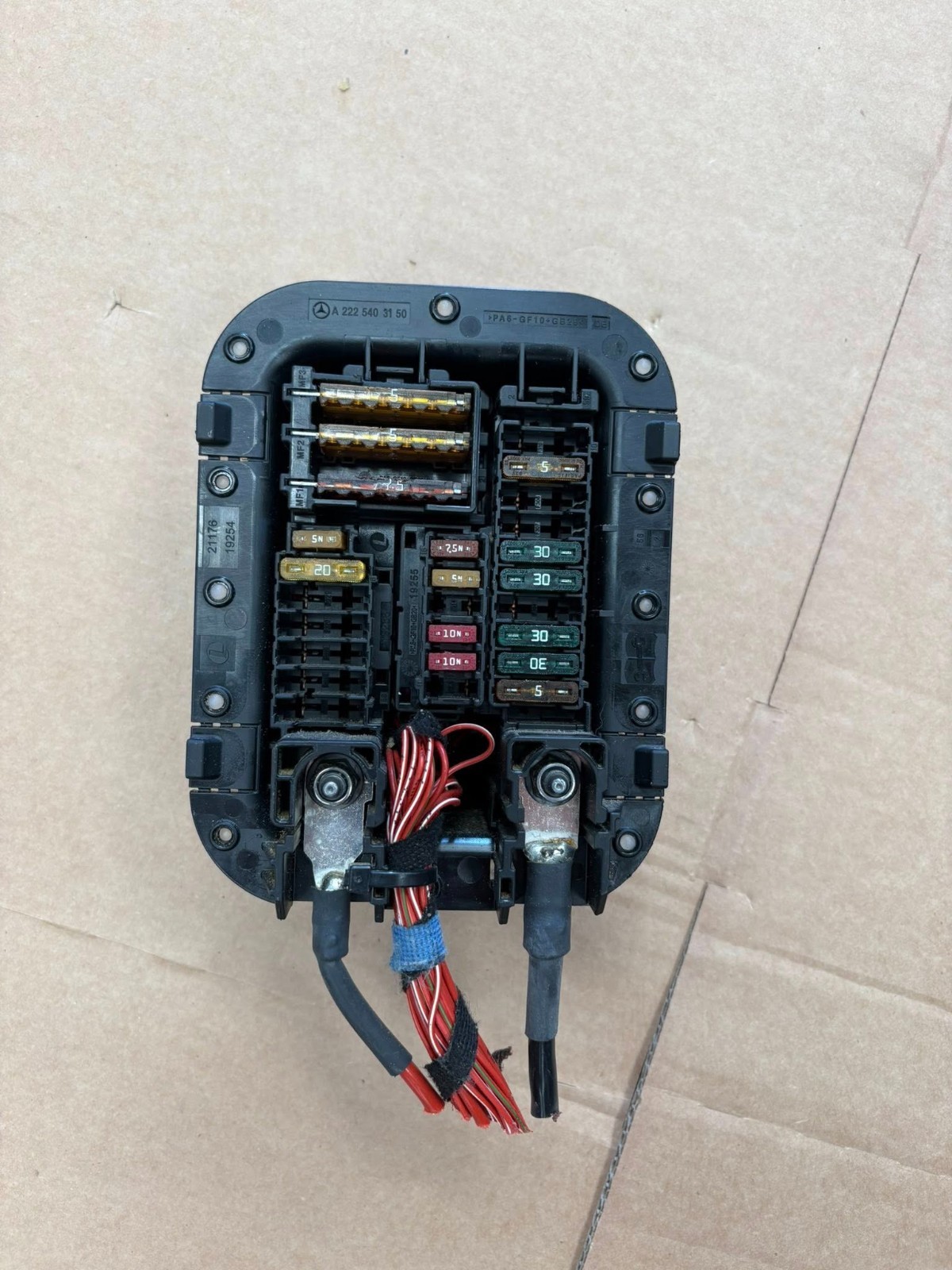 MERCEDES C CLASS C300 2.1 DIESEL FRONT INTERIOR FUSE BOX S205 ESTATE S205 HYBRID