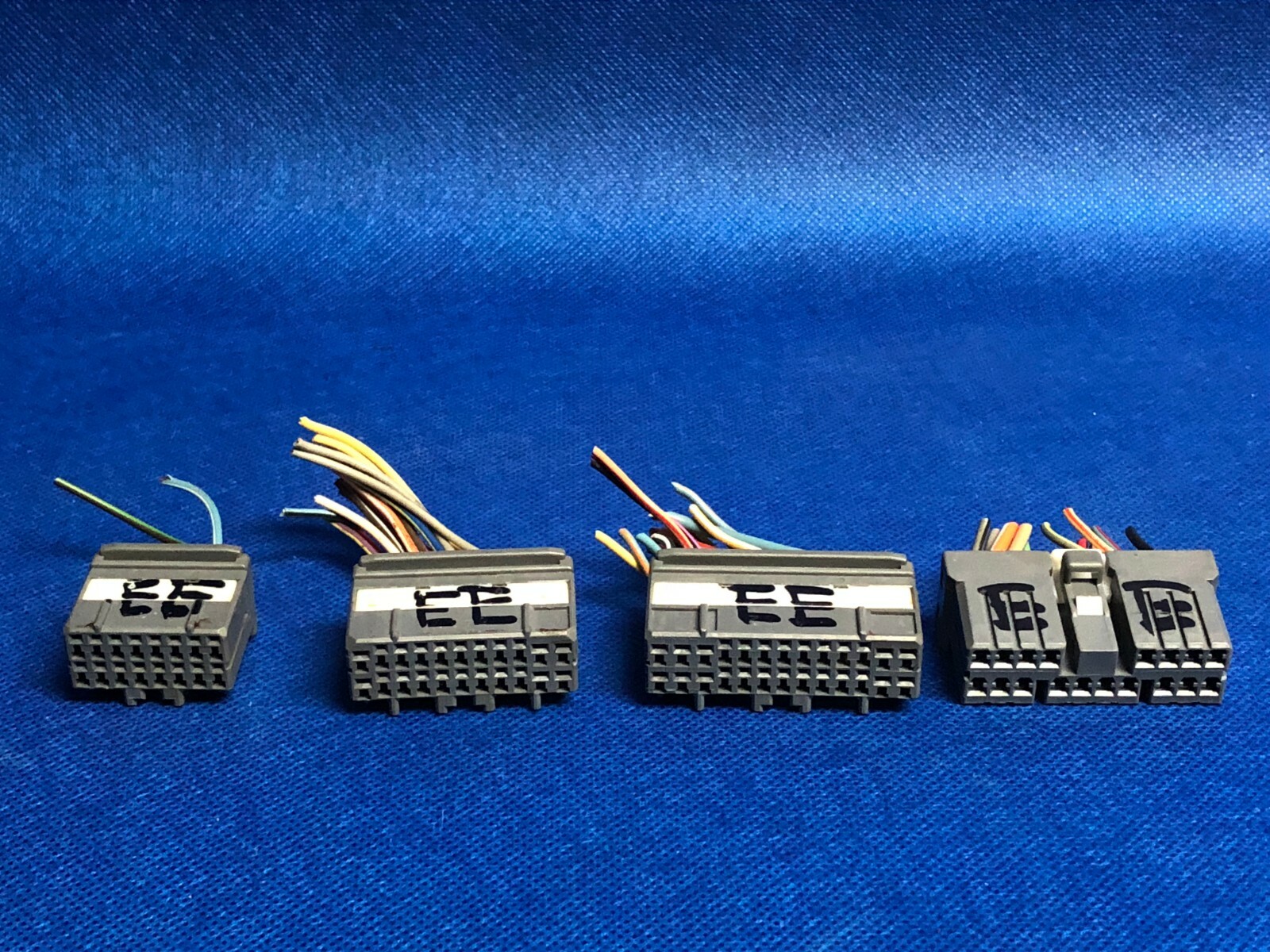WIRING HARNESS PLUG CONNECTOR 99 FORD Ranger 4X4 GEM Module XL5T-14B205-EE