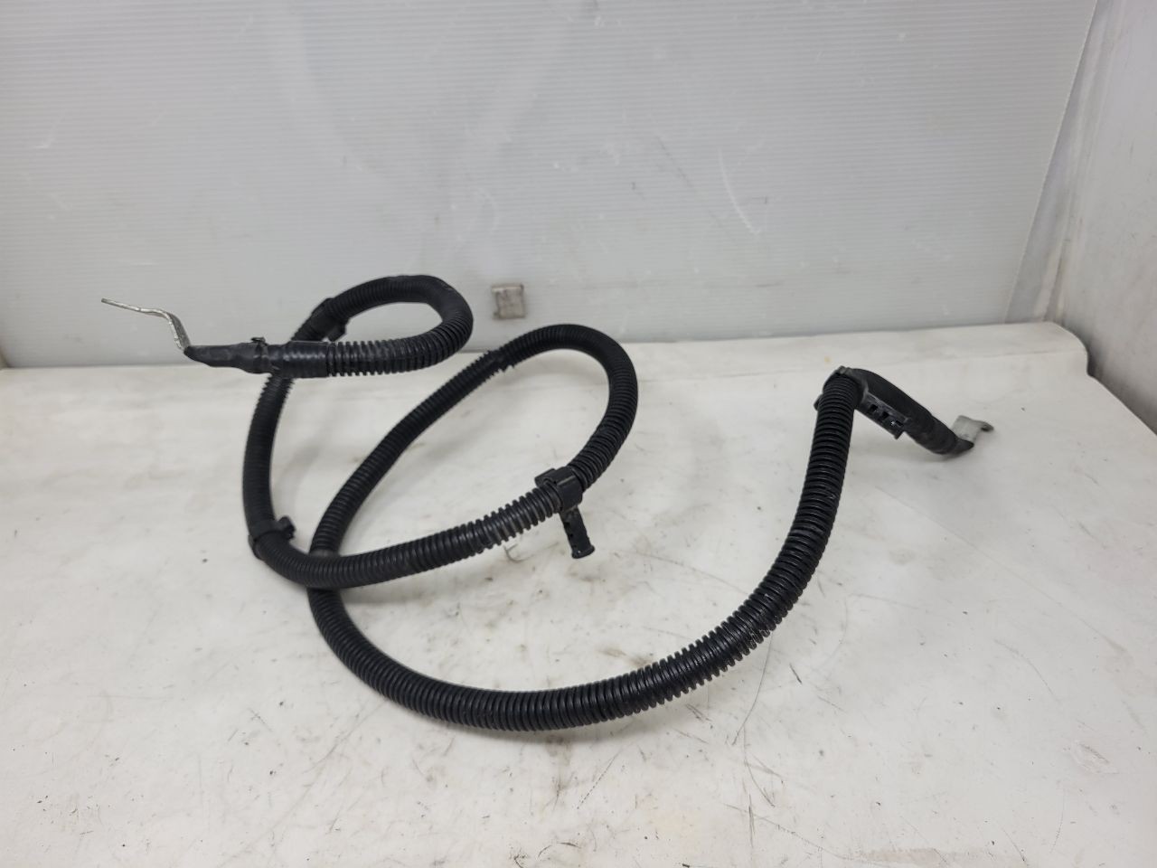 2015 ESCALADE BATTERY TO FUSE BOX POSITIVE CABLE 83K MILES 15