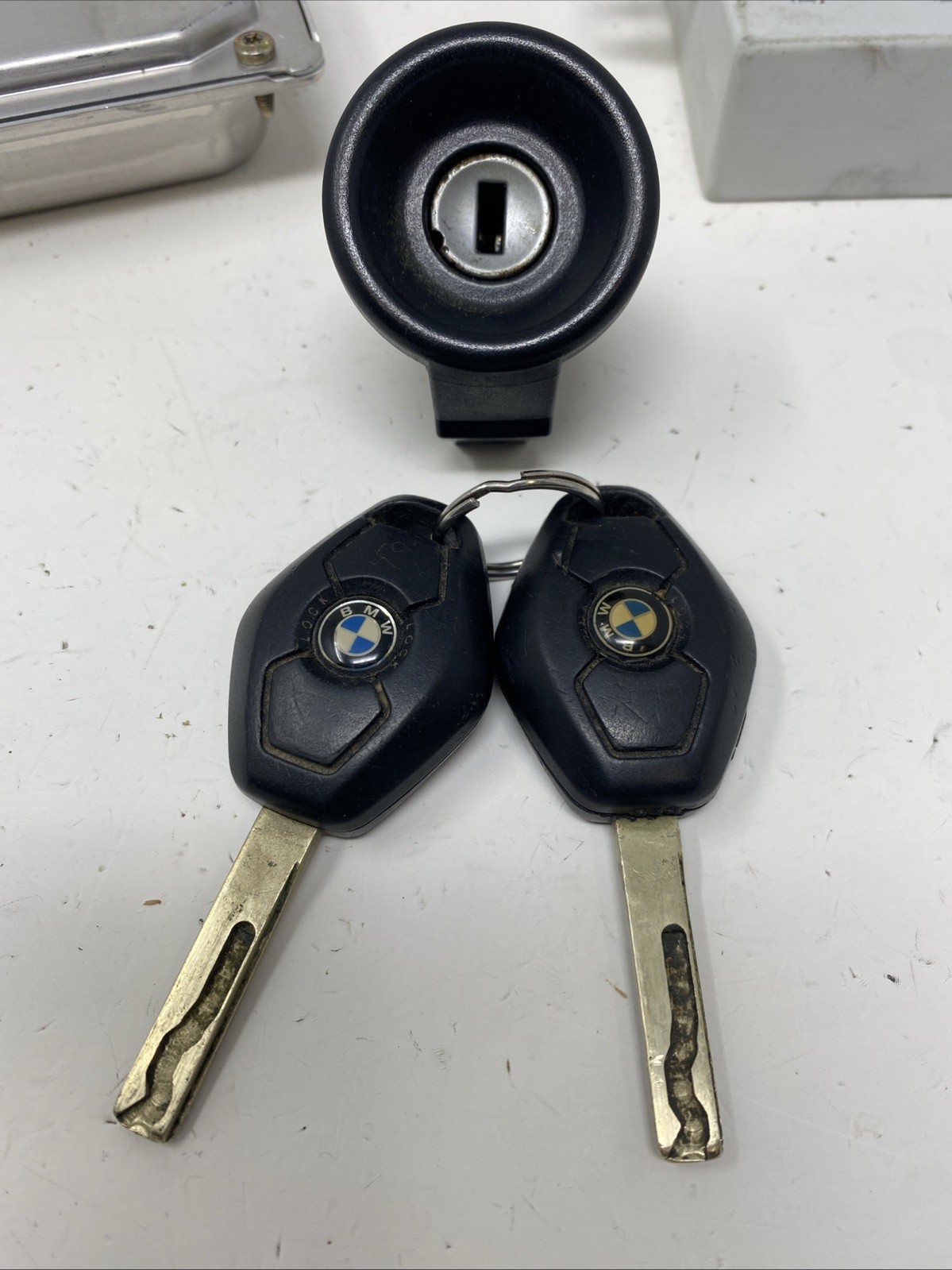 BMW E46 M52 M/T ENGINE COMPUTER DME EWS KEY SET 99-00 7500255