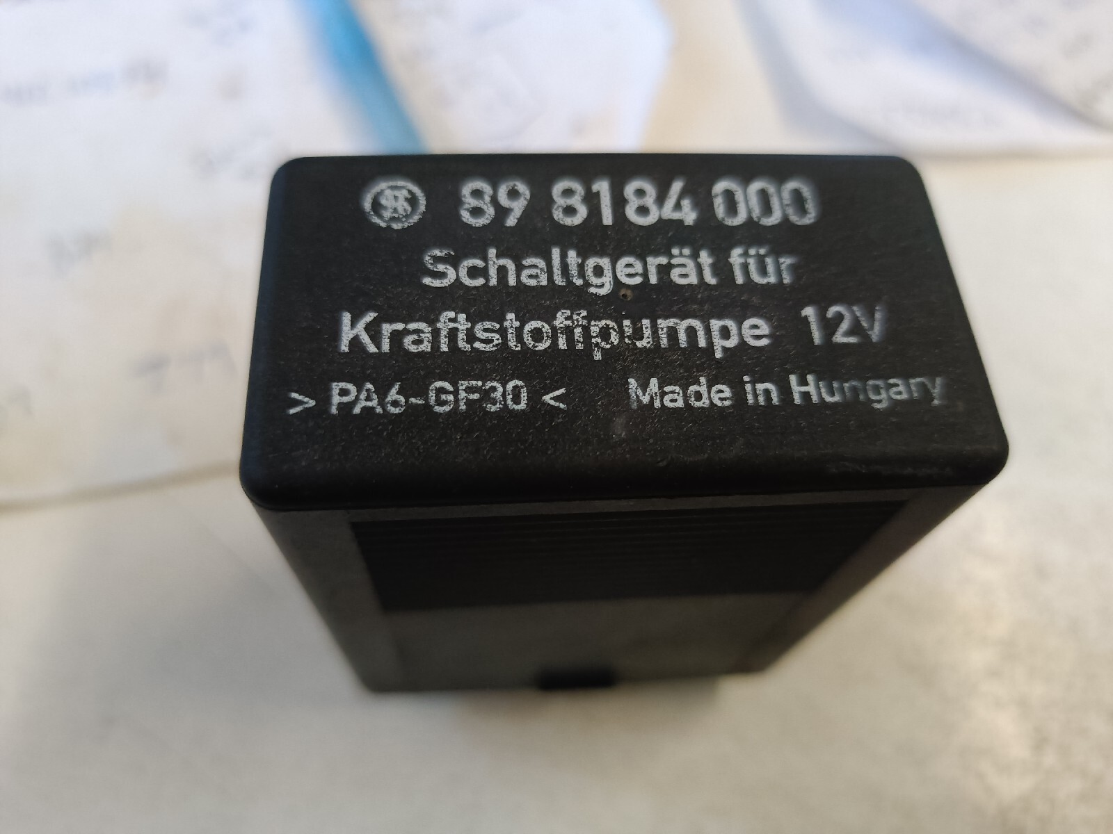 1986-1991 MERCEDES BENZ Fuel Pump Relay 89 8184 000 OEM