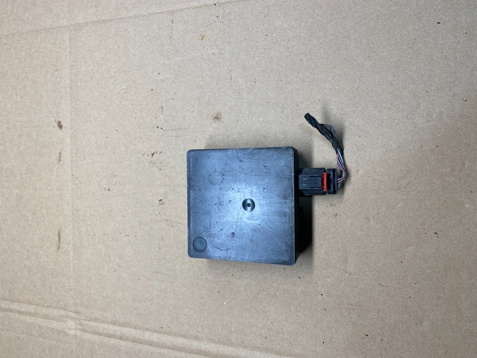 2013 to 2018 Ford Lincoln Rear Radar Blind Spot Module r8717 DG