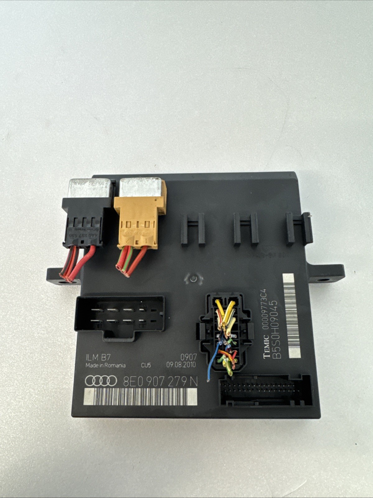 SEAT/CUPRA EXEO 08-13 3R2 2.0 TDI BODY CONTROL MODULE (BCM) 8E0907279N