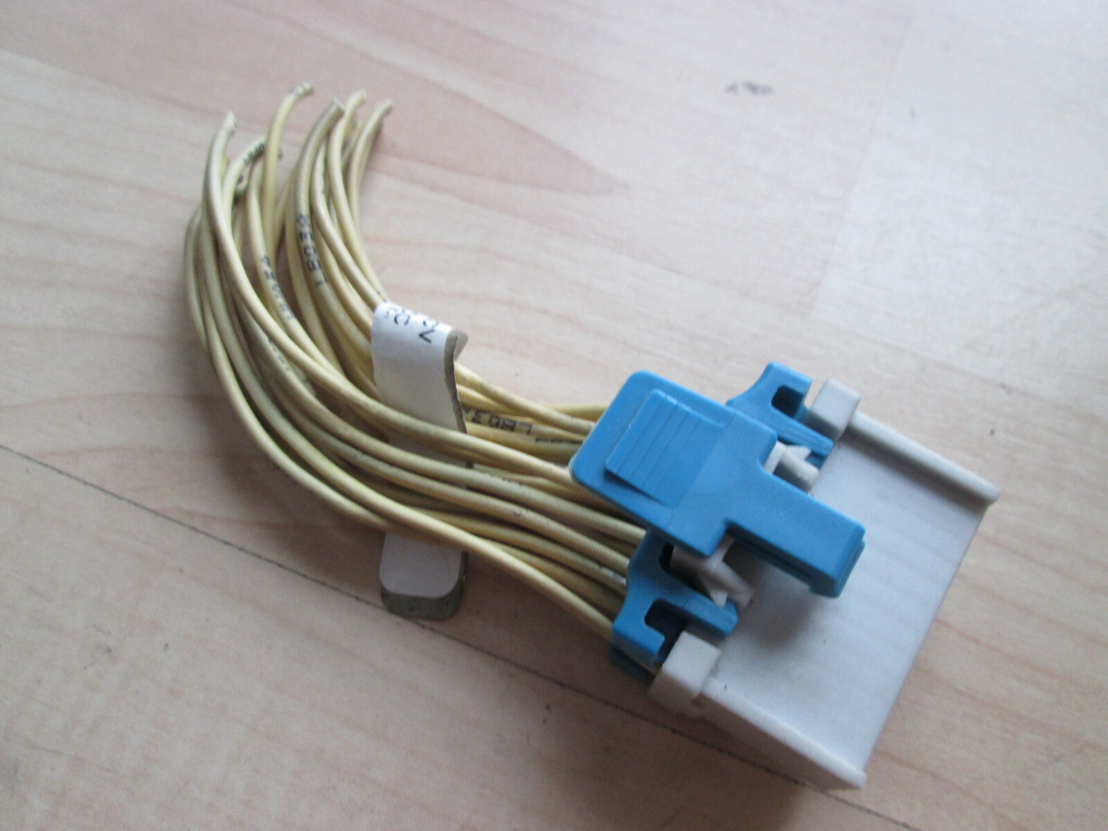 Western Star Delphi 24-pin Gray Connector for Information Center Module #M150EJ