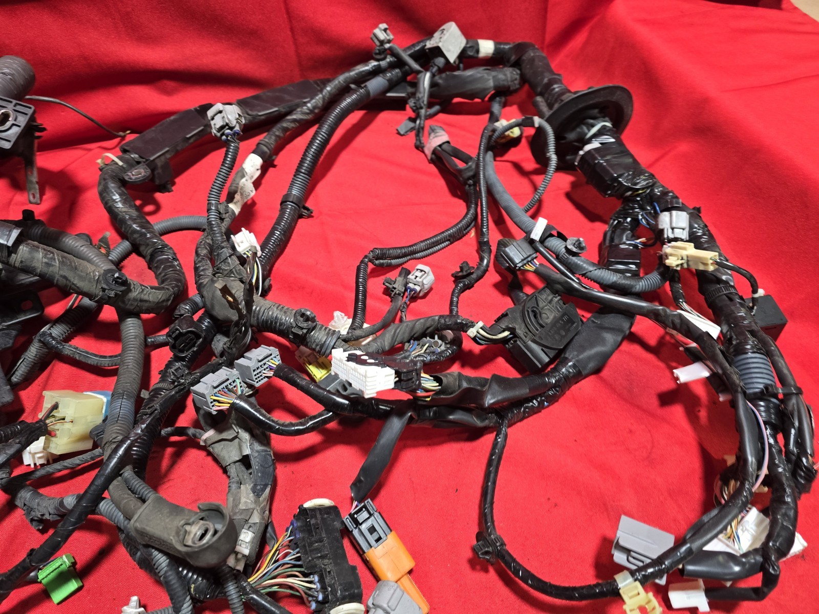 86 FRS BRZ ENGINE BAY HEADLIGHT WIRE WIRING HARNESS PIGTAIL w FUSE BOX UNCUT