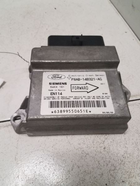 1998-2000 Ford Crown Victoria Control Module ab Right Hand Kick Panel OEM 318930