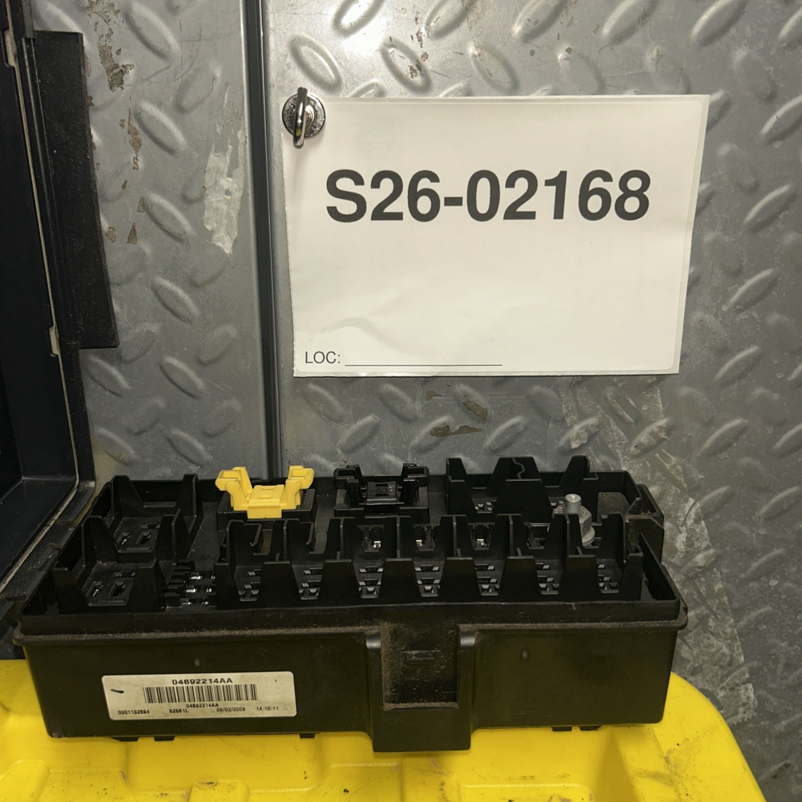 09 10 GRAND CHEROKEE TIPC ENGINE FUSE BOX OEM 04692214aa