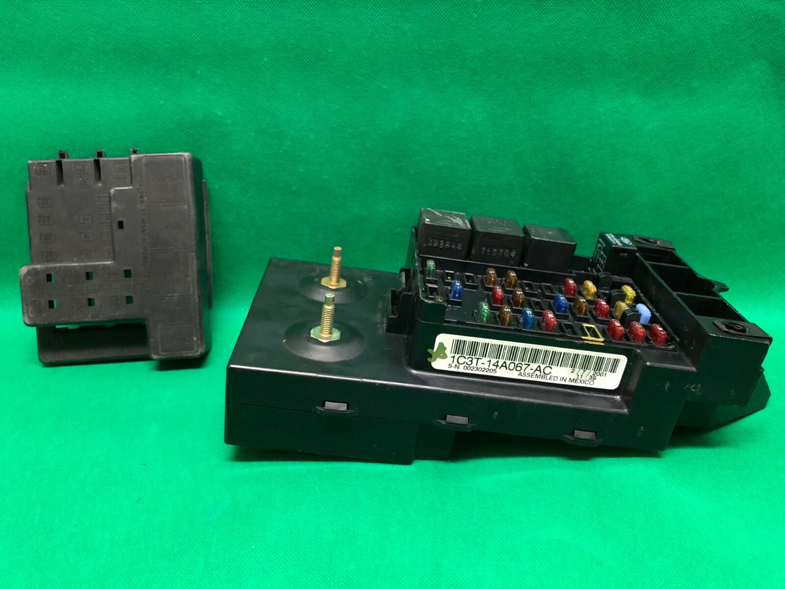 01 FORD F250 F350 SUPER DUTY INTERIOR FUSE BOX RELAY FUSEBOX 1C3T-14A067-AC