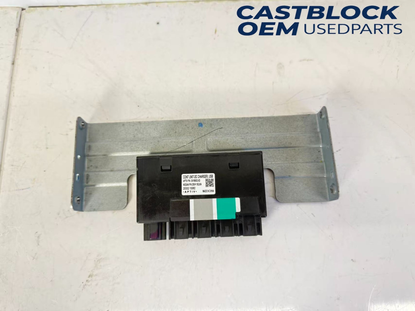 Fit 2017-2024 Nissan Murano USB Charger Module 20332-13082 OEM