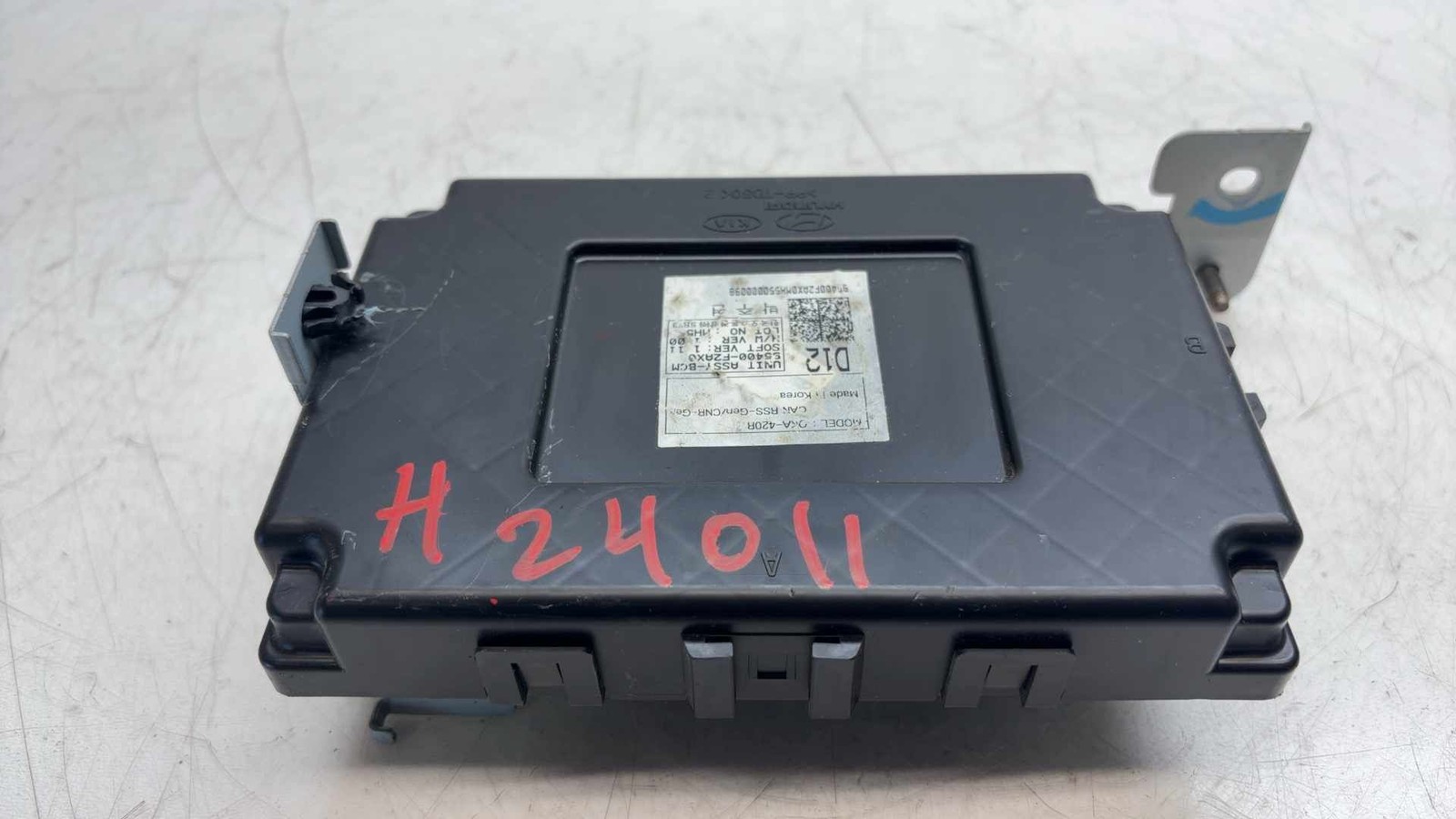 2017-2018 HYUNDAI ELANTRA BODY CONTROL MODULE BCM RECEIVER COMPUTER 95400F2AX0