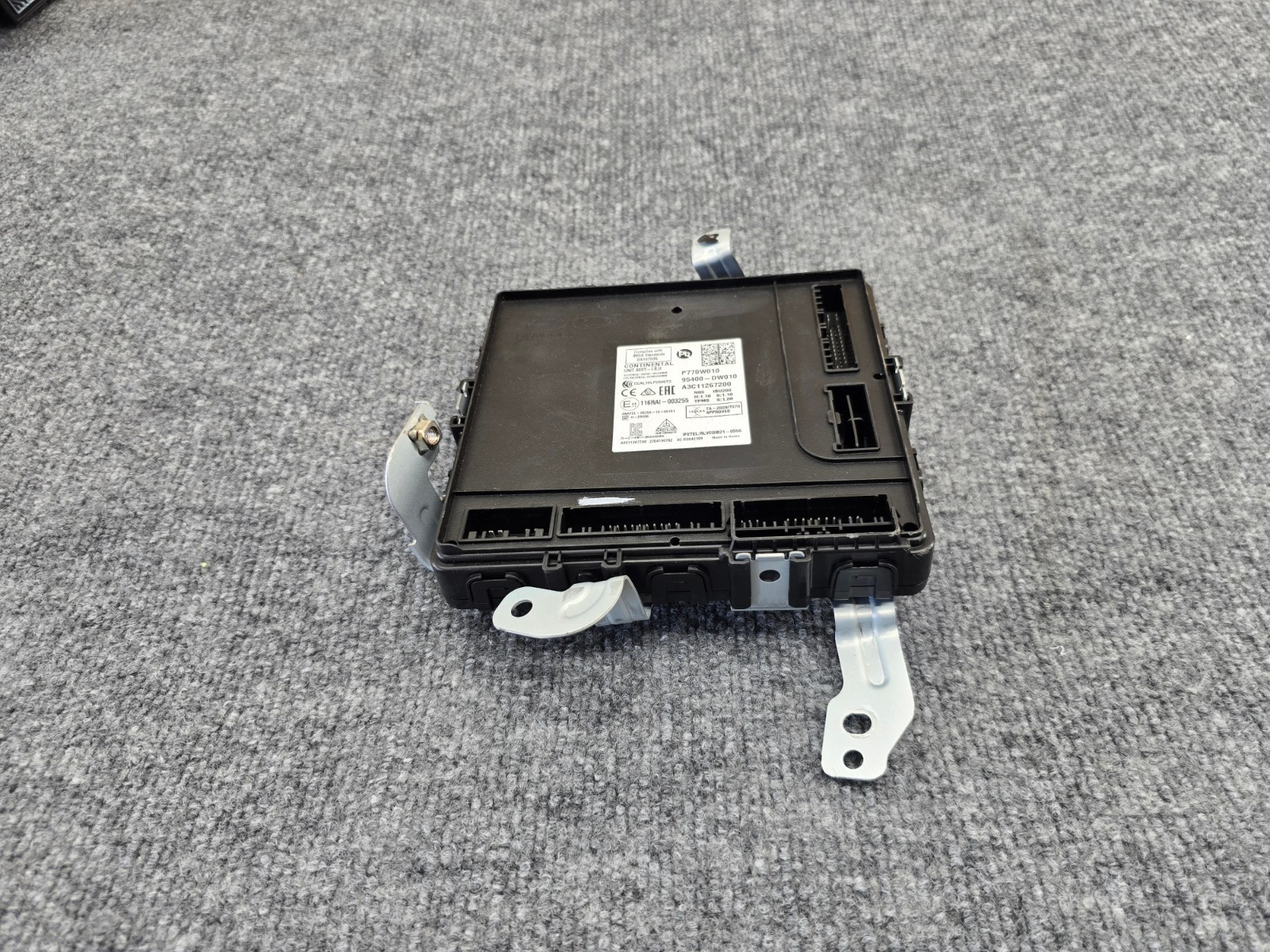 KIA SPORTAGE SX 23-25 BCM BODY CONTROL MODULE UNIT 95400-DW010 OEM