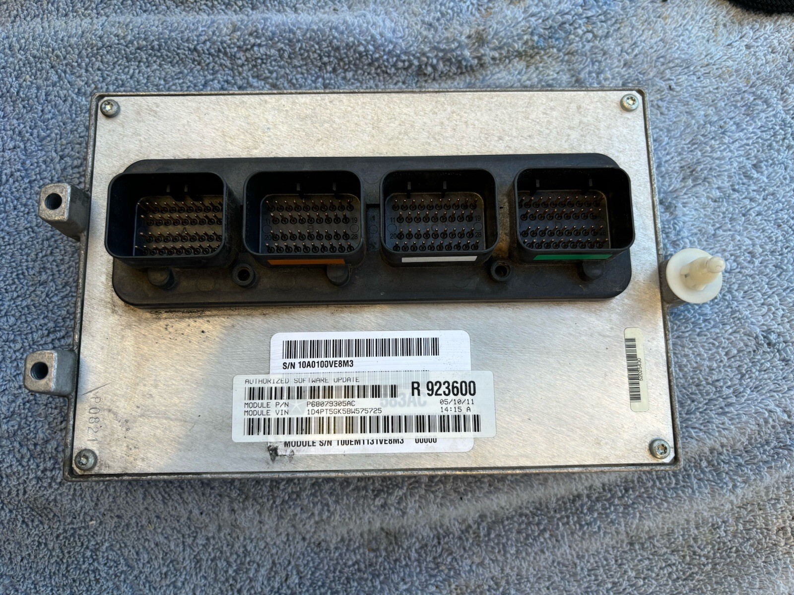 2011 JEEP LIBERTY DODGE NITRO 3.7 ECM ECU PCM ENGINE COMPUTER MODULE P68079305AC