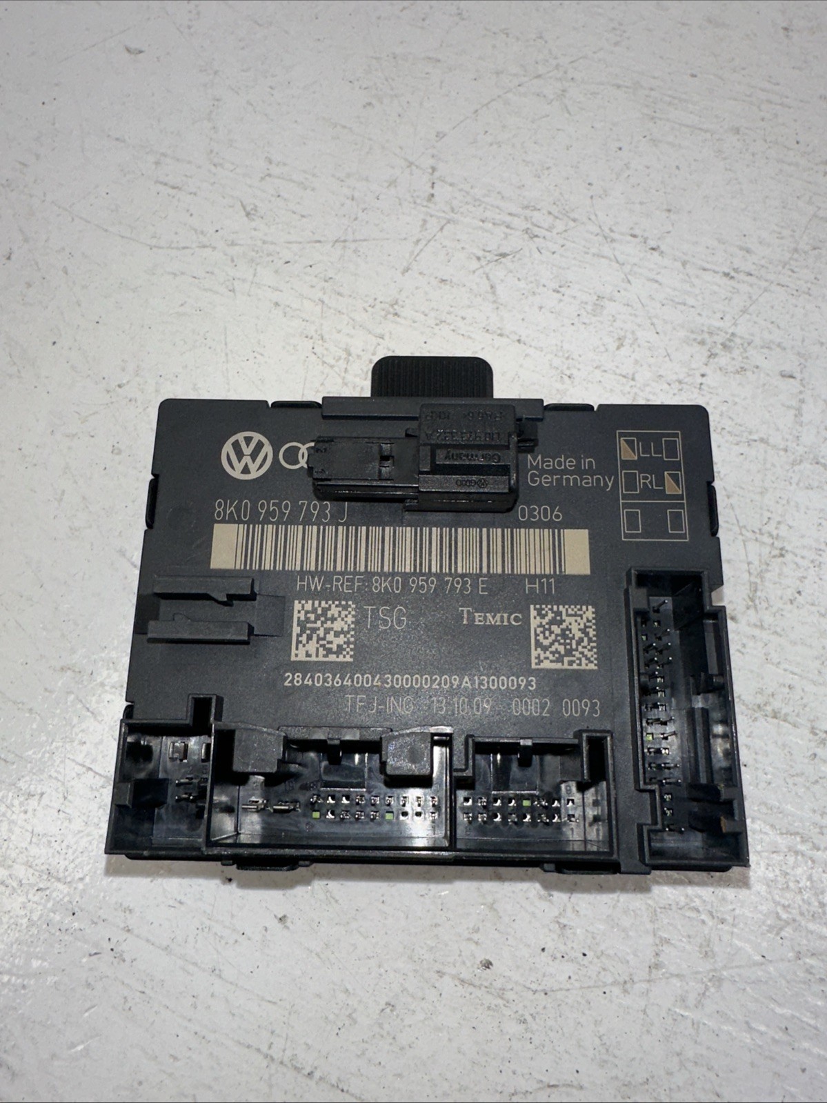 # AUDI A4 2009 DOOR CONTROL MODULE FRONT RIGHT DRIVER SIDE 2010 8K0959793J