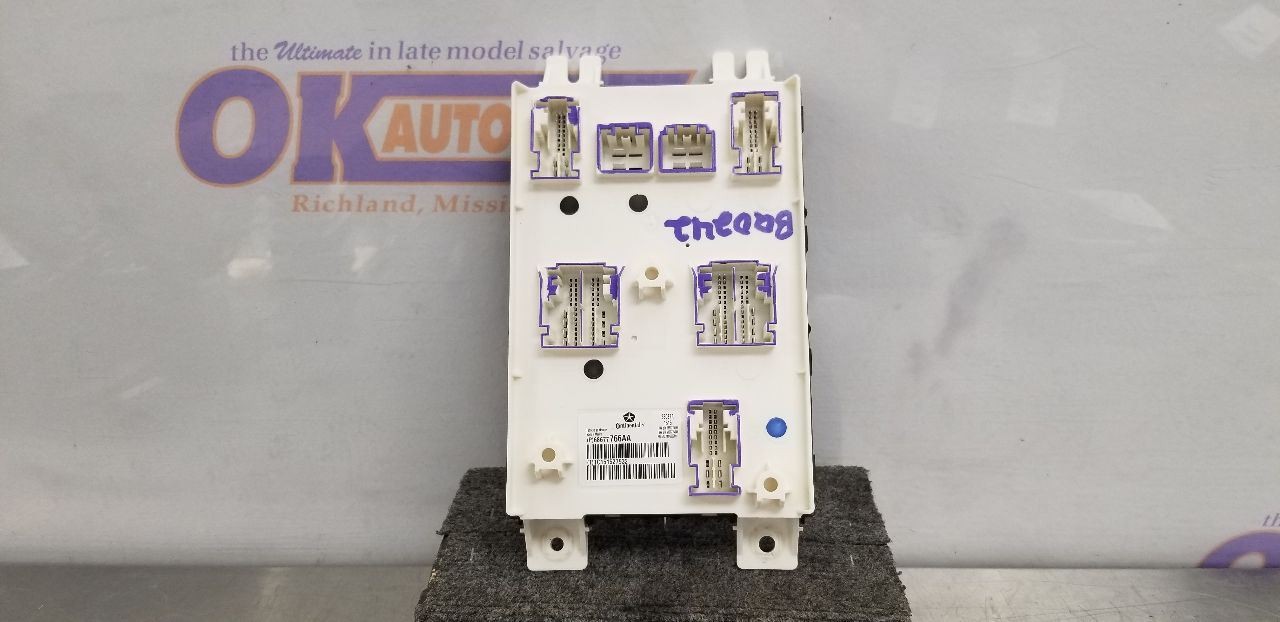 25 CHRYSLER VOYAGER LX 3.6L FWD BODY CONTROL MODULE 68677766AA OEM