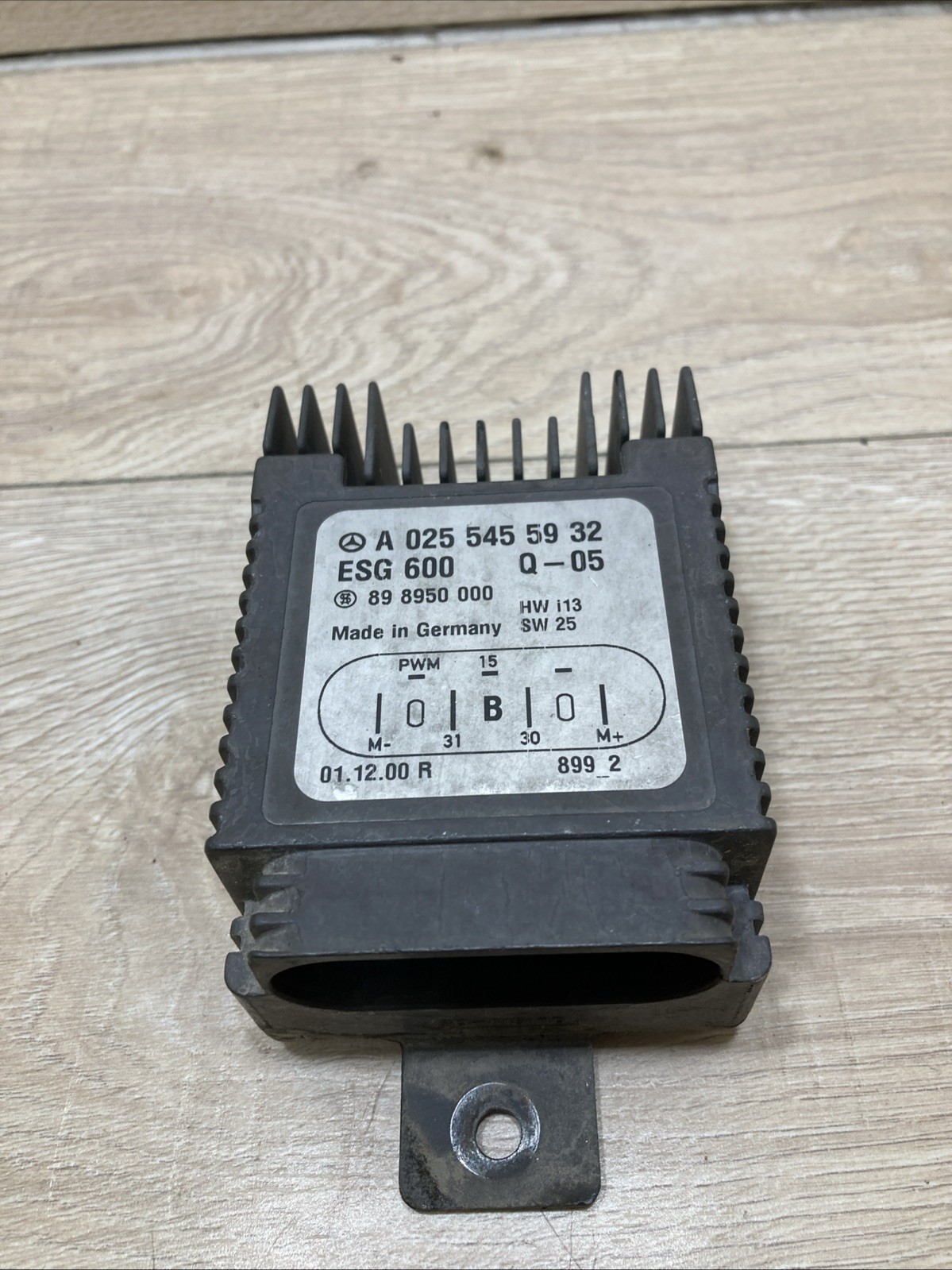97-04 MERCEDES R170 SLK/SLC TRANSMISSION FAN CONTROL UNIT MODULE A0205451532 OEM