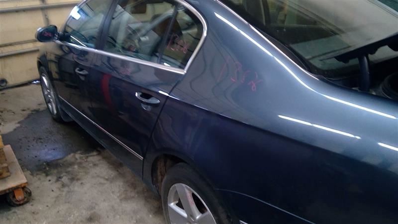 Engine ECM Electronic Control Module 2.0L Automatic Fits 08-09 PASSAT 1262347