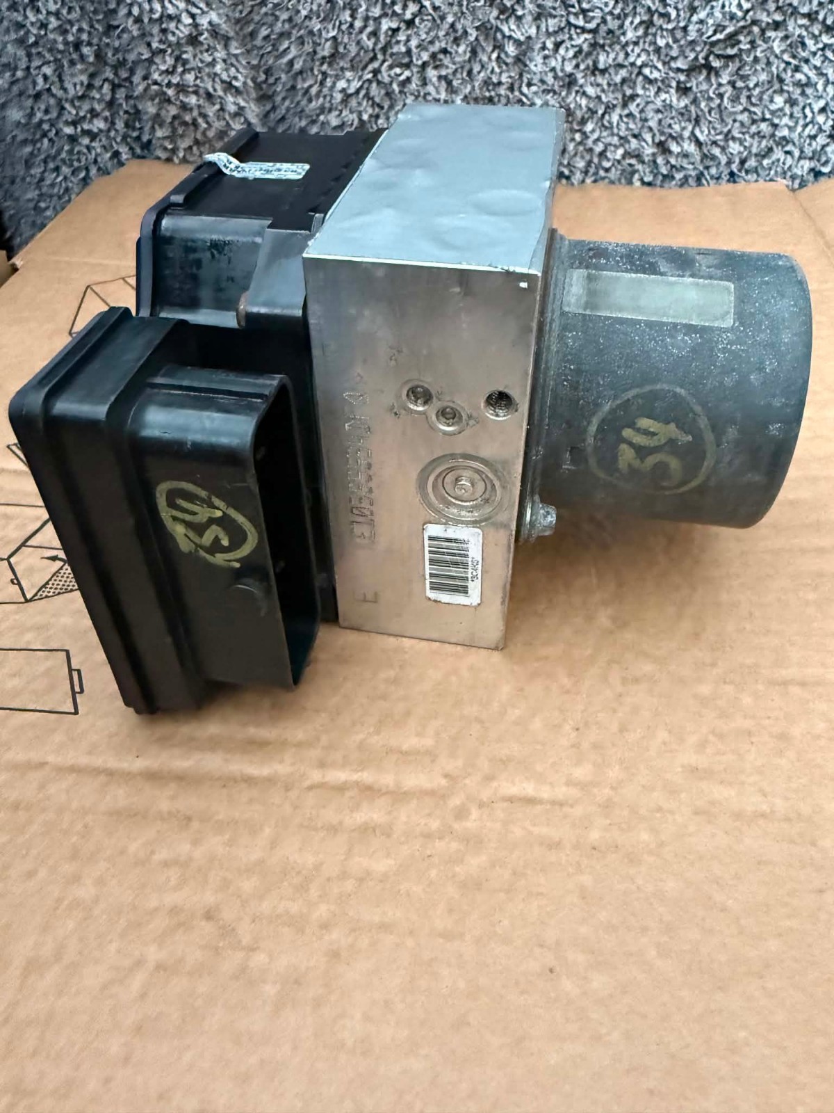 VOLKSWAGEN PASSAT – ABS PUMP/MODULATOR/CONTROL UNIT – 3AA614109N