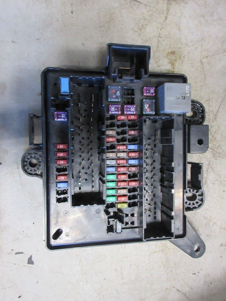 2020 Chevy Camaro ZL1 OEM 6.2L Junction Block Fuse Box 84726850