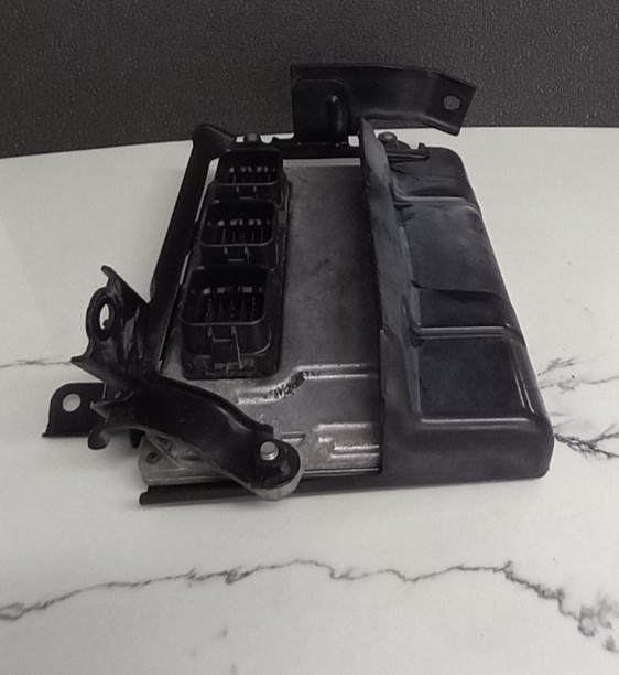 2010 Honda Insight Engine Computer Control Module ECU ECM PCM 37820-RBJ-L66 OEM