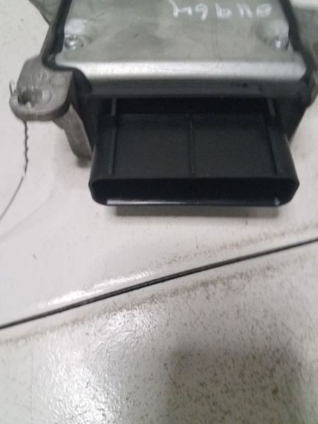 1998-2000 Ford Crown Victoria Control Module ab Right Hand Kick Panel OEM 318930
