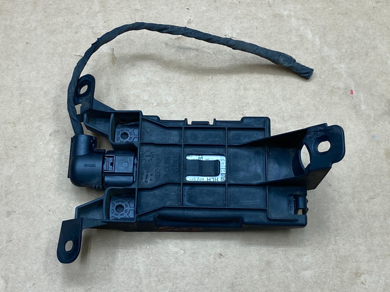 2018-2021 VOLKSWAGEN TIGUAN REAR LEFT BLIND SPOT RADAR WARNING SENSOR OEM LOT805