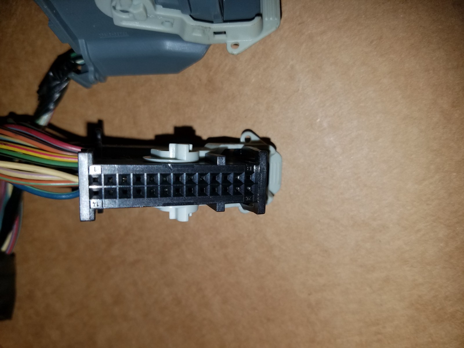 2005 2006 FORD MUSTANG WIRING HARNESS PLUG CONNECTOR BCM FUSEBOX 5R3T-14B476-BE