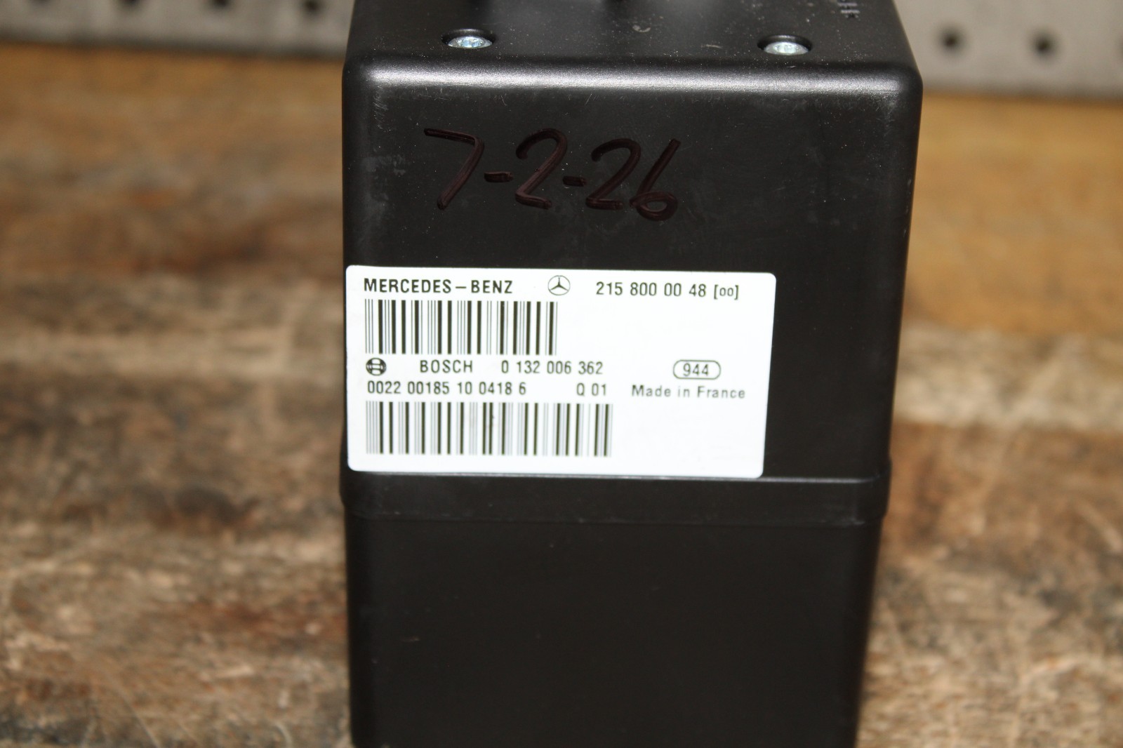 2004 Mercedes W220 CL-CLASS VACUUM PUMP ASSIST SUPPLY PUMP AIR 2158000048 OEM