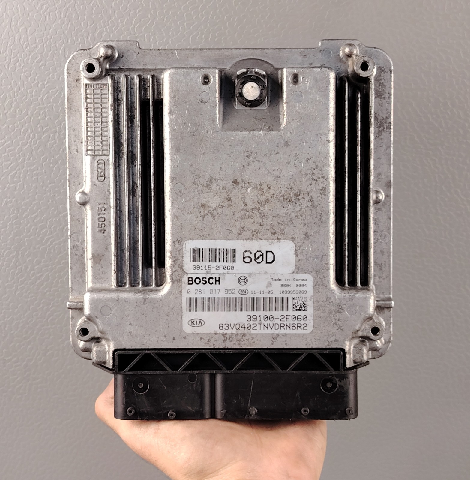 KIA GRAND CARNIVAL R DIESEL ENGINE CONTROL MODULE ECD ECU ECM 0281017952