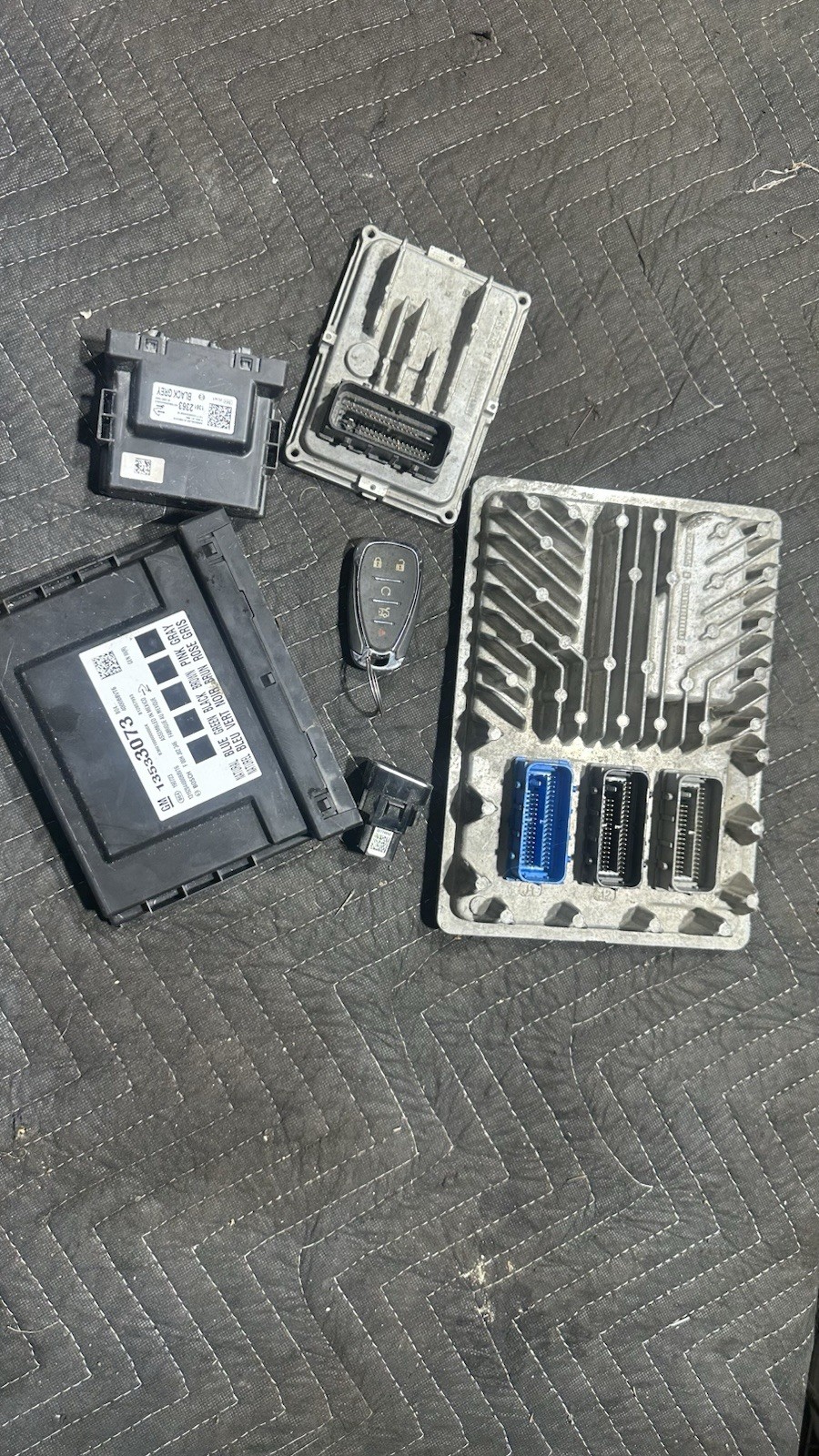 2016 Chevrolet Camaro Ss 6.2 ECM,TCM,BCM, key And Push Button OEM Part (Modules)