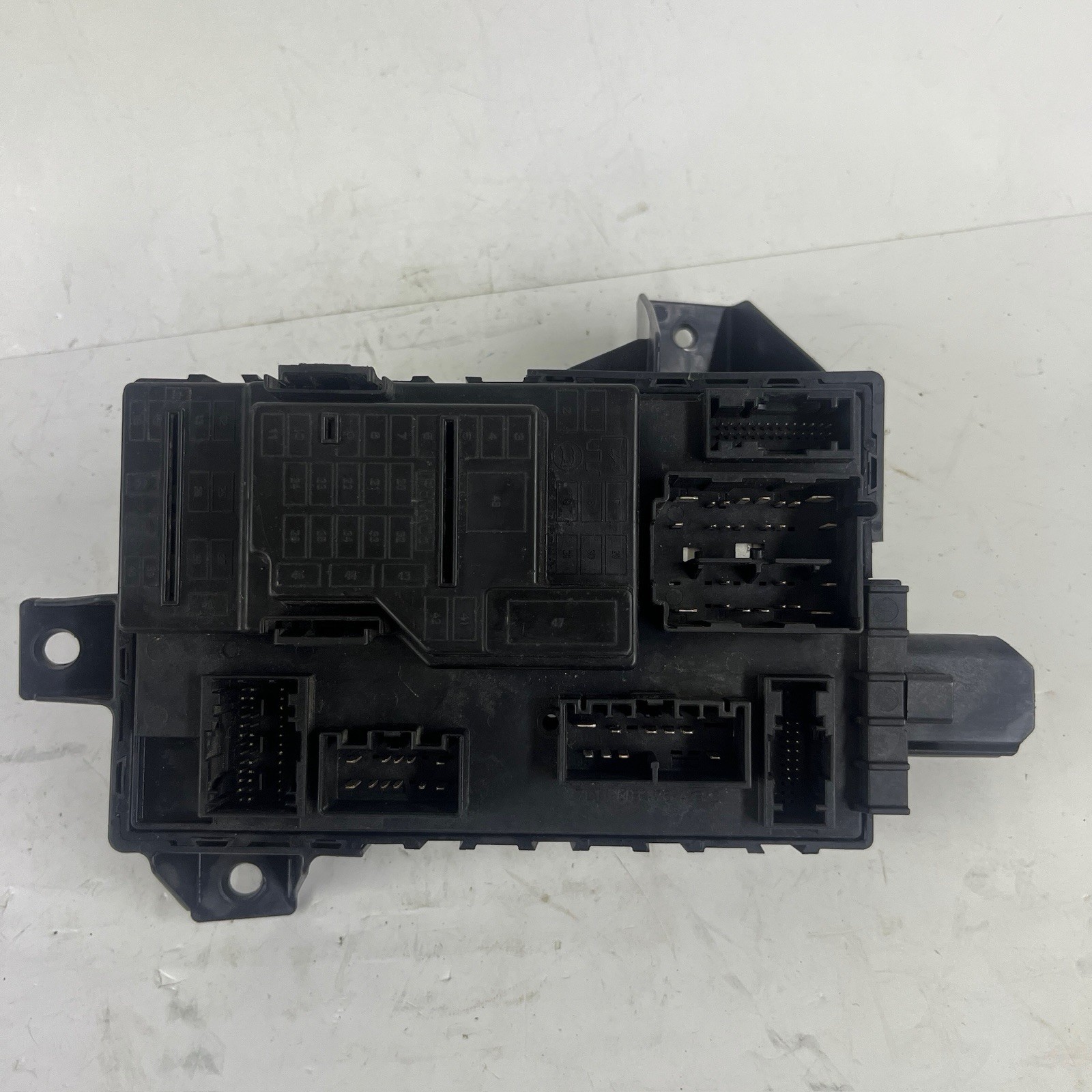 09-14 Ford E150 E250 Body Control Module Fuse Relay Junction Box BC2T-15604-AB
