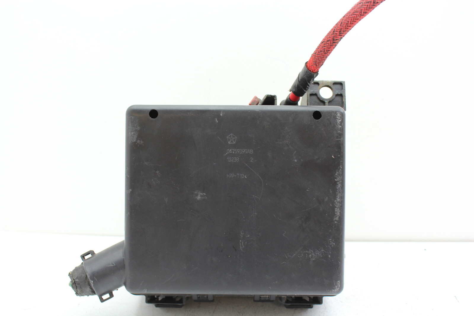04-06 Dodge Stratus 04759396AE Fusebox Fuse Box Relay Unit Module