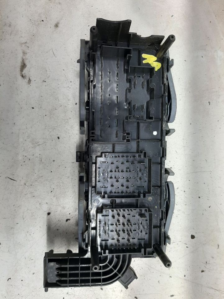 Chassis ECM Power Supply Next To Battery 12-19 JOURNEY 606746