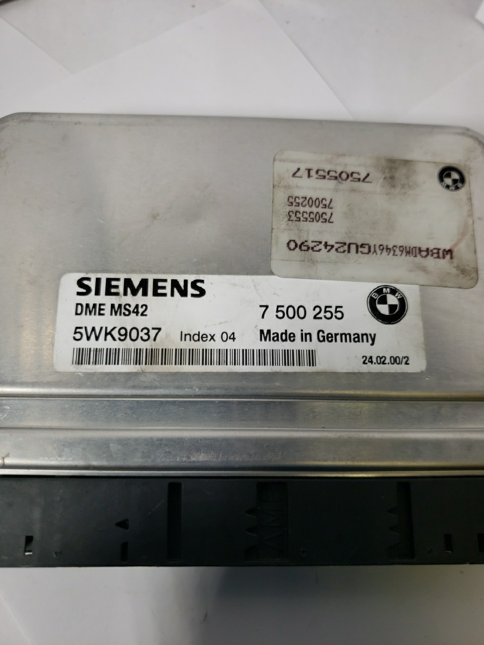 1999-2000 BMW 323i 328i 528i Engine Control Module ECU OEM 7500255