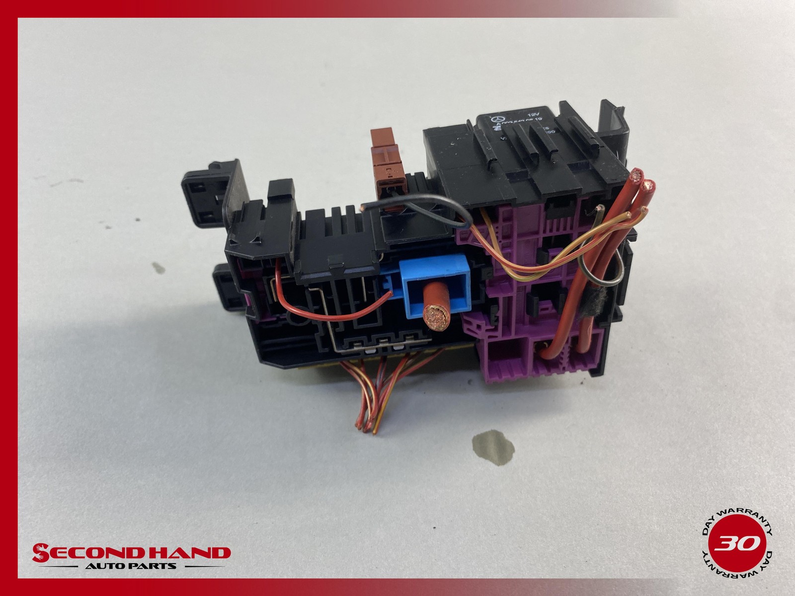 2015-2021 MERCEDES C300 W205 FRONT INTERIOR DASH FUSE RELAY BOX OEM