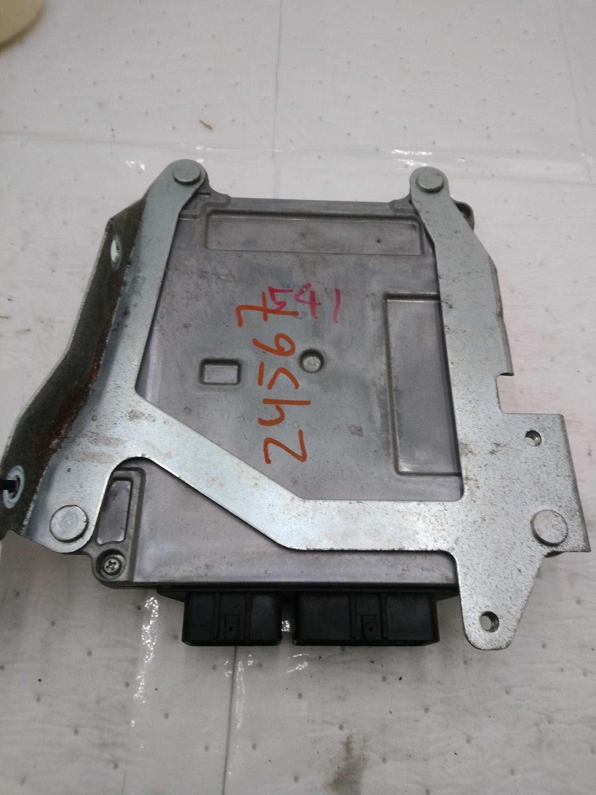 Used Engine Control Module (ECM) fits: 2020 Mitsubishi Eclipse cross Electronic