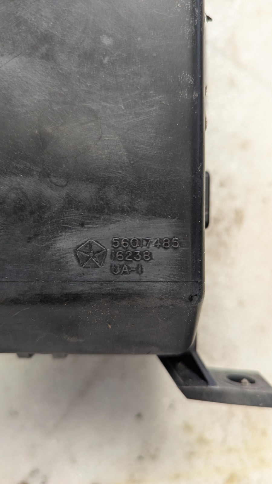 1997 Dodge Ram Engine Bay Fusebox Relay Junction Box OEM 56021774