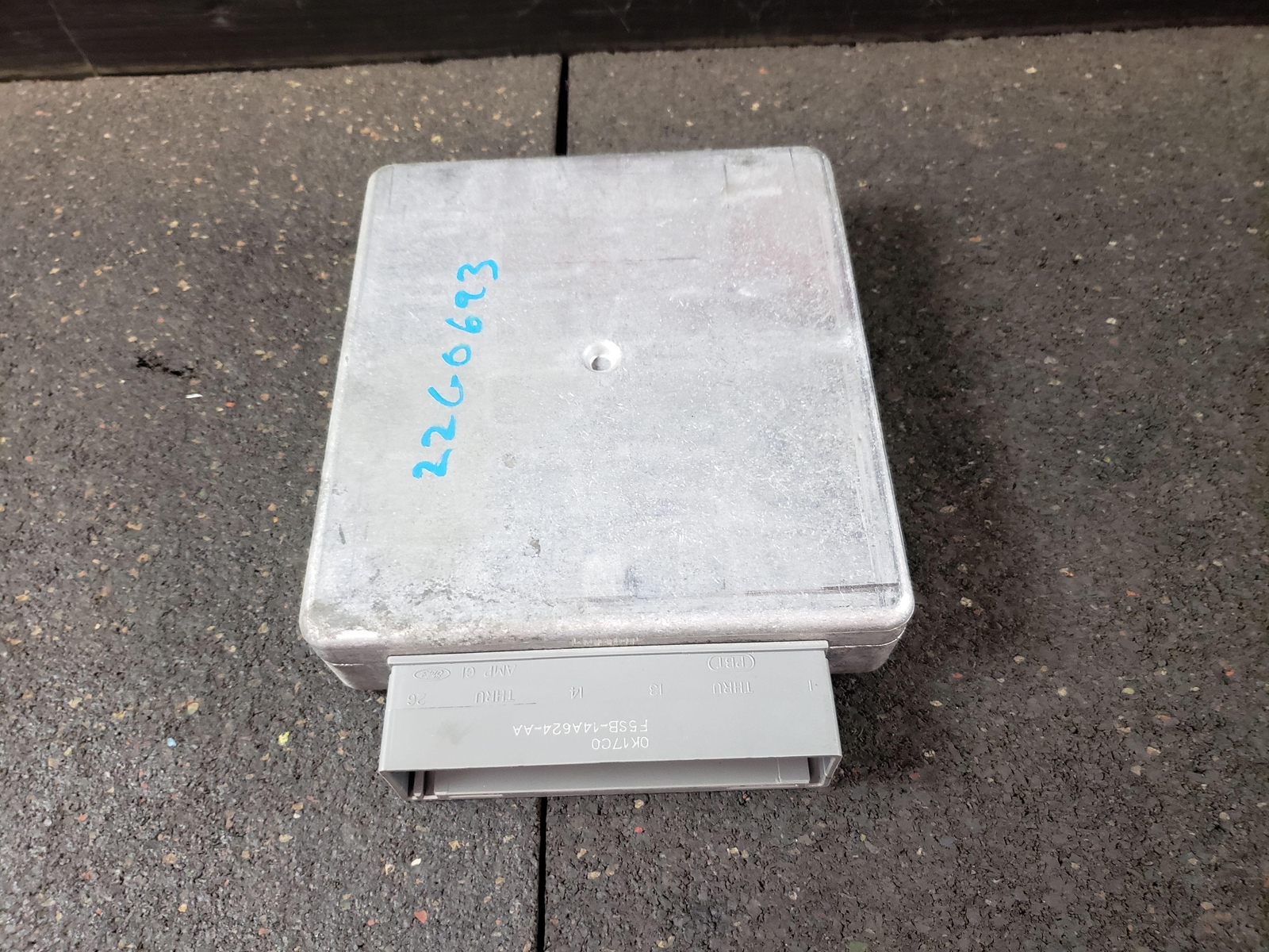 2001 MUSTANG GT 4.6 ENGINE MOTOR CONTROL MODULE COMPUTER ECM ECU ID 1R3F12A650LB