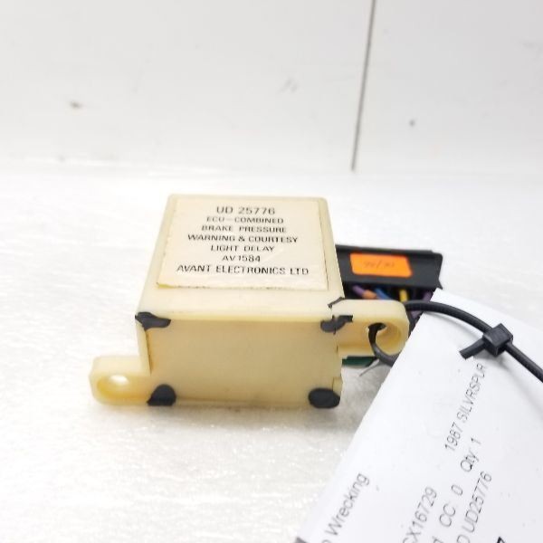 Rolls Royce Silver Spur Brake Light Check Control Module Relay UD25776