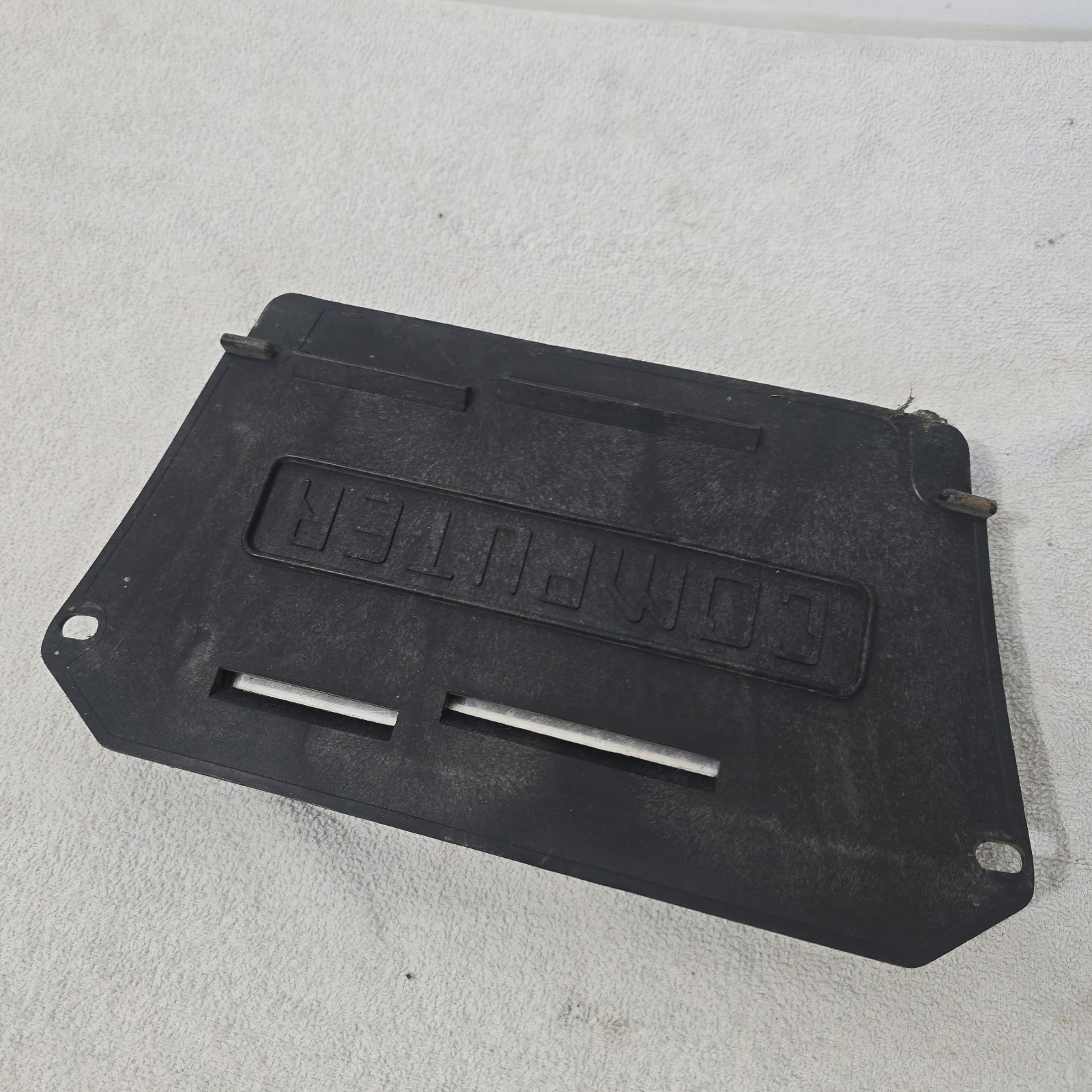 16168625 Chevy Engine Computer ECM ECU 1993 – 1994 W/ COMPUTER COVER OEM 93 94