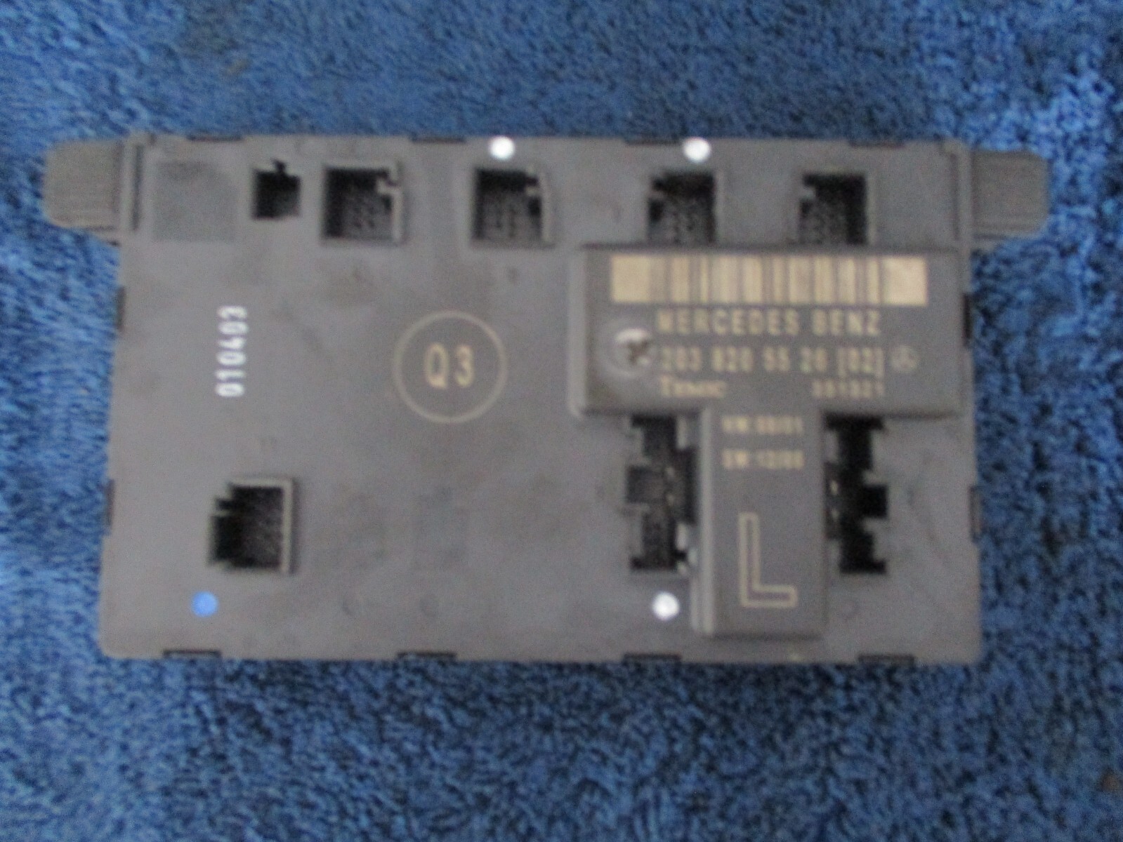 01-07 Mercedes W203 C230 C280 C320 Front Left Door Control Module 2038205526 OEM
