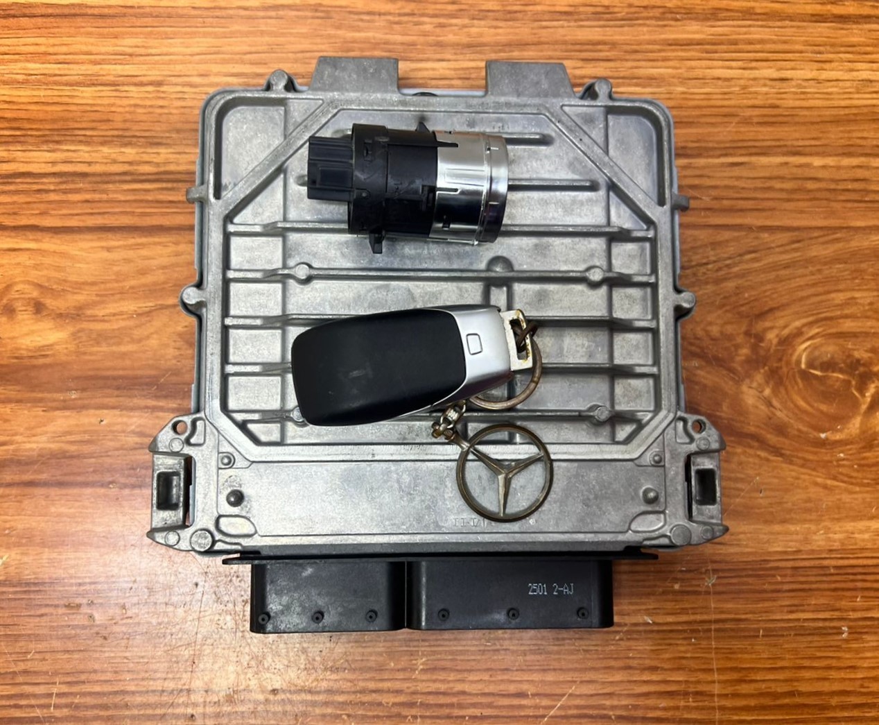 Mercedes W205 ECU Engine Control Module Ignition Switch Key Set A264 9001200 OEM