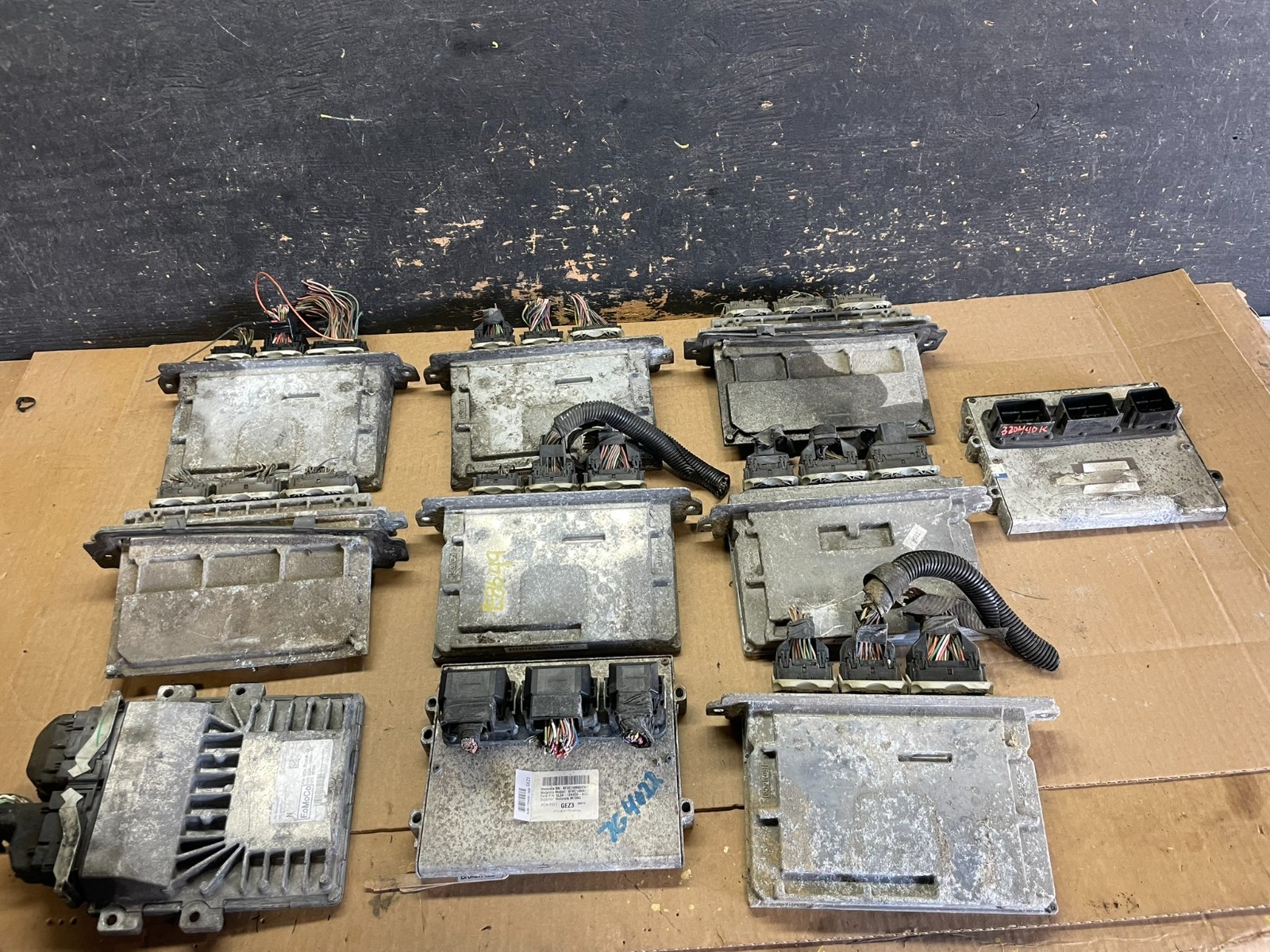 Mix of 10 Ford ECM Engine Computer Module AB2993