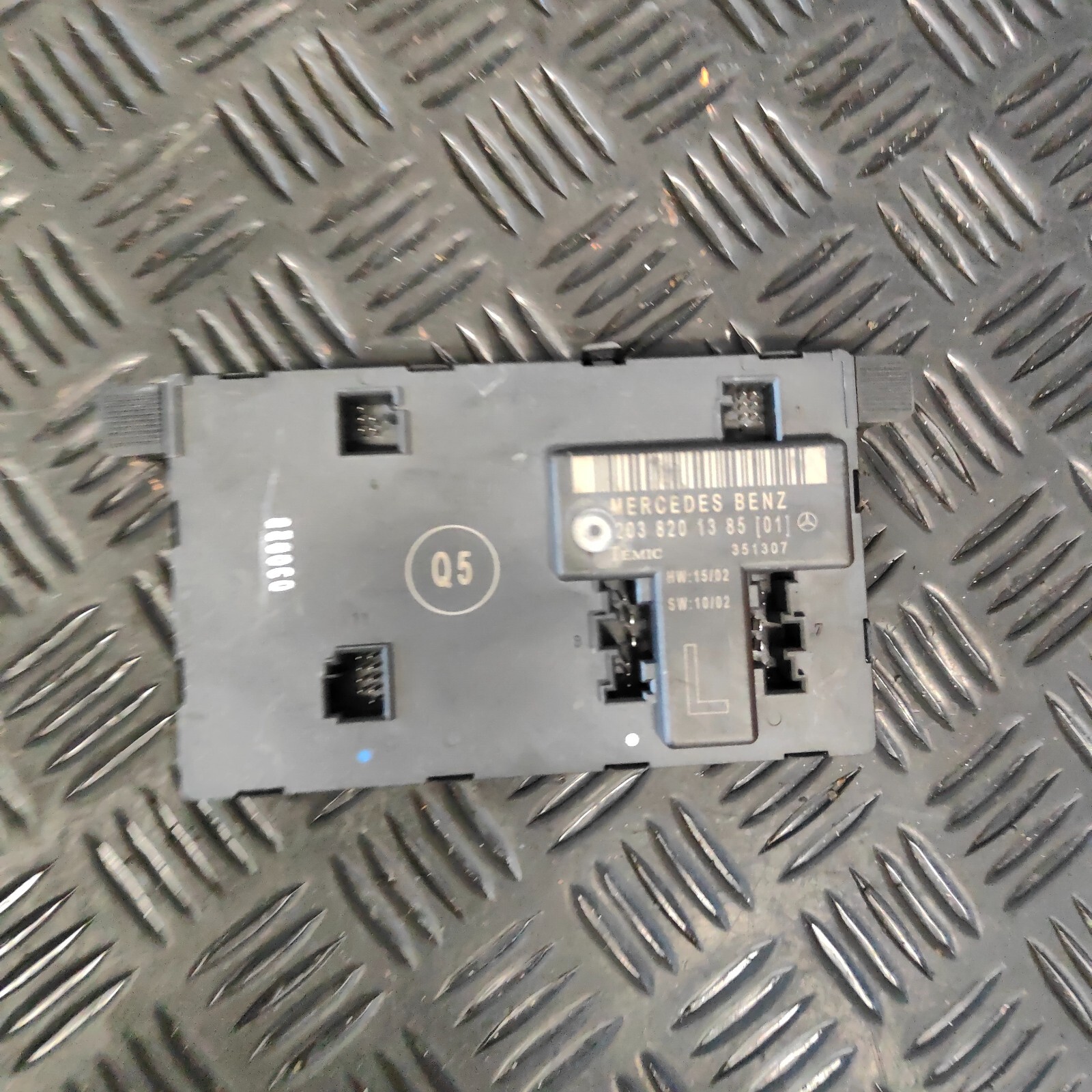 2005 MERCEDES C CLASS W203 PASSENGER SIDE LEFT DOOR CONTROL MODULE 2038201385